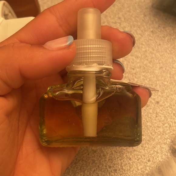 Scentplug Diffuser with Scent - Picture 7 of 7